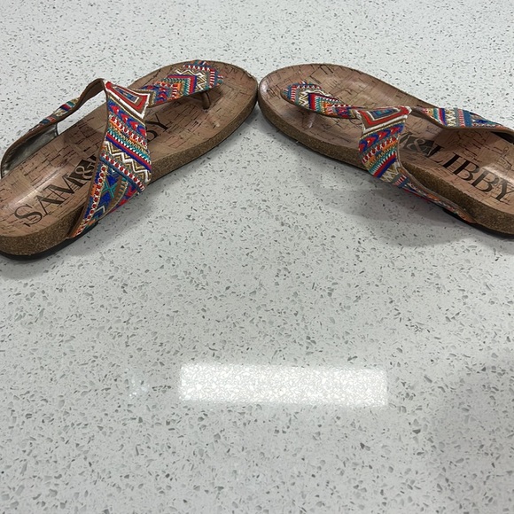 Sam & Libby Embroidered Thong Sandals size 6 - Picture 7 of 9